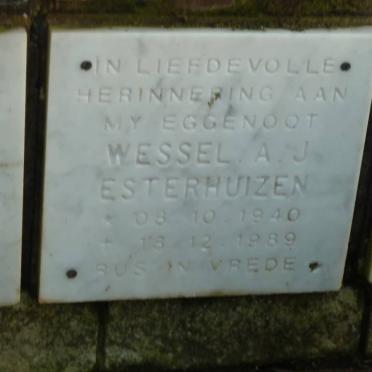 ESTERHUIZEN Wessel A.J. 1940-1989