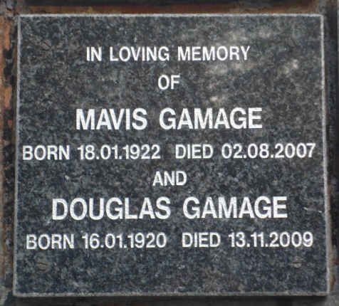 GAMAGE Douglas 1920-2009 &amp; Mavis 1922-2007