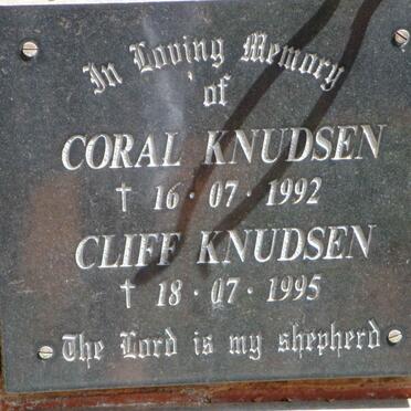 KNUDSEN Cliff -1995 &amp; Coral -1992