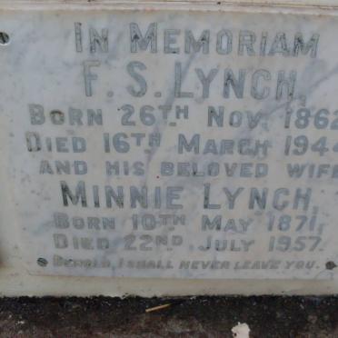 LYNCH F.S. 1862-1944 &amp; Minnie 1871-1957