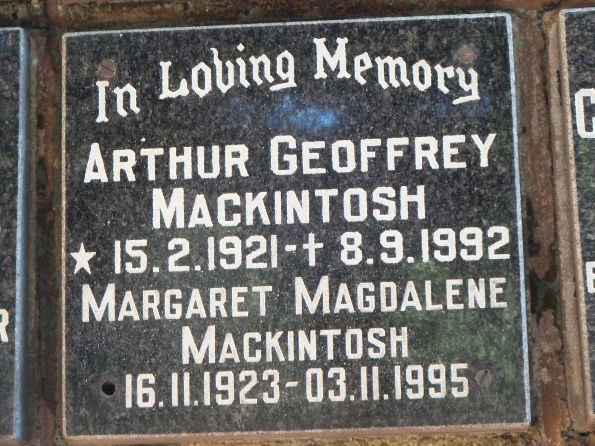 MACKINTOSH Arthur Geoffrey 1921-1992 &amp; Margaret Magdalene 1923-1995