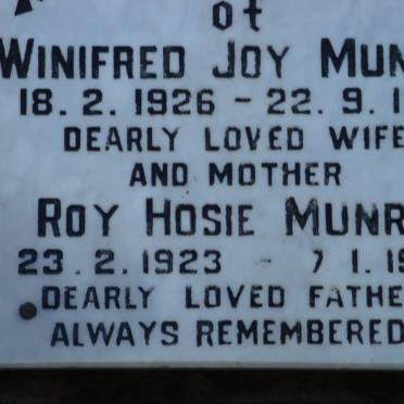 MUNRO Roy Hosie 1923-1989 &amp; Winifred Joy 1926-1987