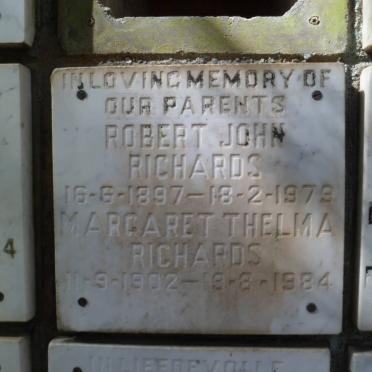 RICHARDS Robert John 1897-1979 &amp; Margaret Thelma 1902-1984