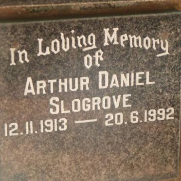 SLOGROVE Arthur Daniel 1913-1992