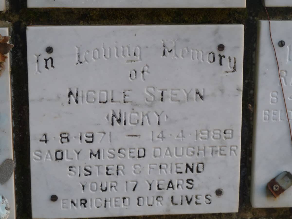 STEYN Nicole 1971-1989