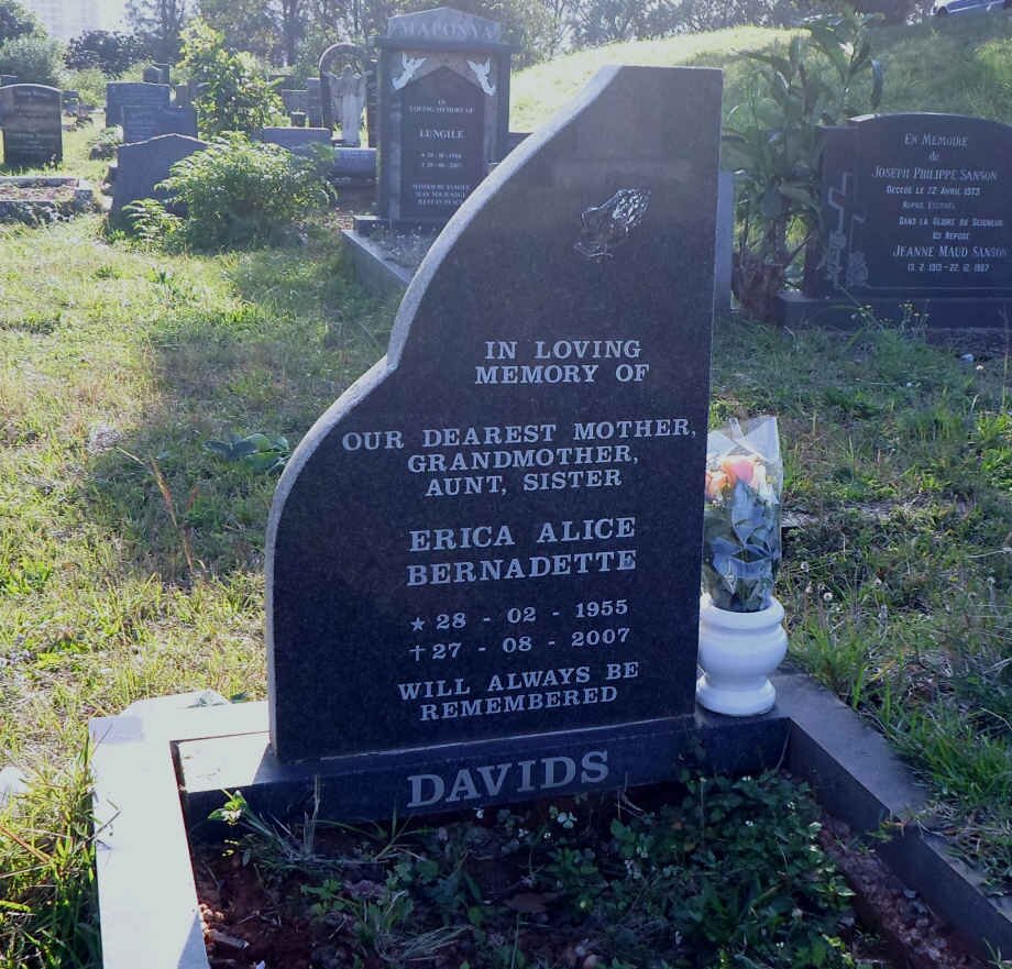 DAVIDS Erica Alice Bernadette 1955-2007