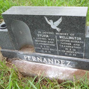 FERNANDEZ Wellington 1914-1996 &amp; Sylvia 1923-1991