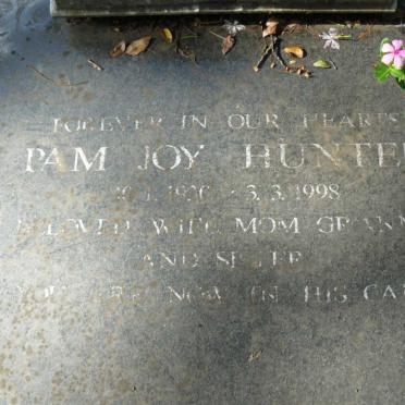 HUNTER Pam Joy 1930-1998