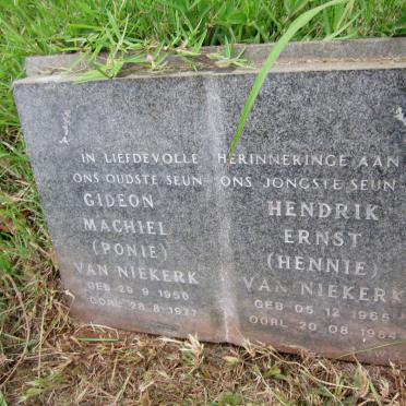 NIEKERK Gideon Machiel, van 1956-1977 :: NIEKERK Hendrik Ernst, van 1965-1984
