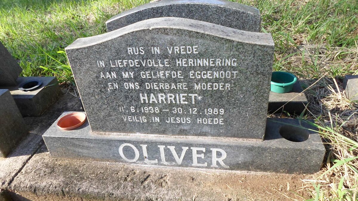 OLIVER Harriet 1938-1989
