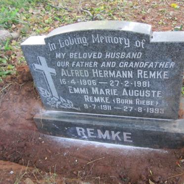 REMKE Alfred Hermann 1906-1981 &amp; Emmi Marie Auguste RIEBE 1911-1993