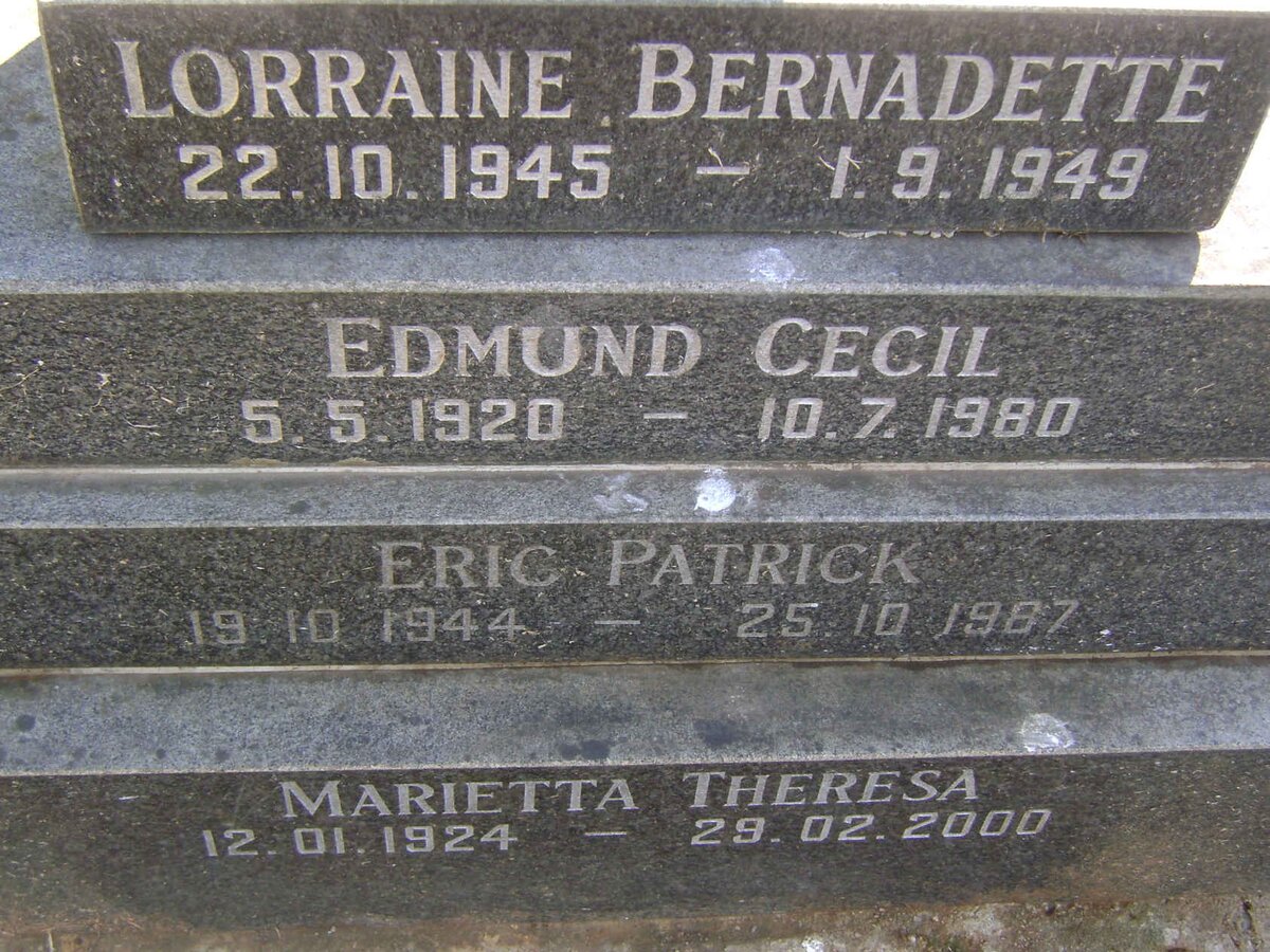 RALPH Edmund Cecil 1920-1980 :: RALPH Marietta Theresa 1924-2000