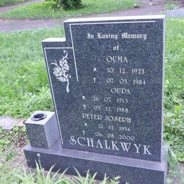 SCHALKWYK Oupa 1913-1988 &amp; Ouma 1923-1984 :: SCHALKWYK Peter Joseph 1954-2000