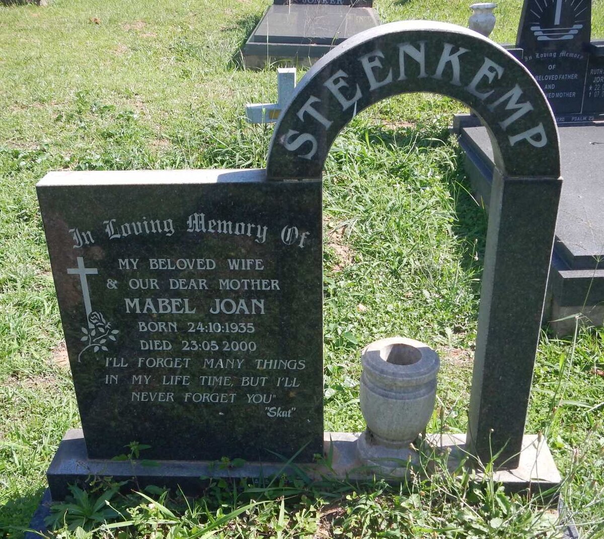 STEENKEMP Mabel Joan 1935-2000