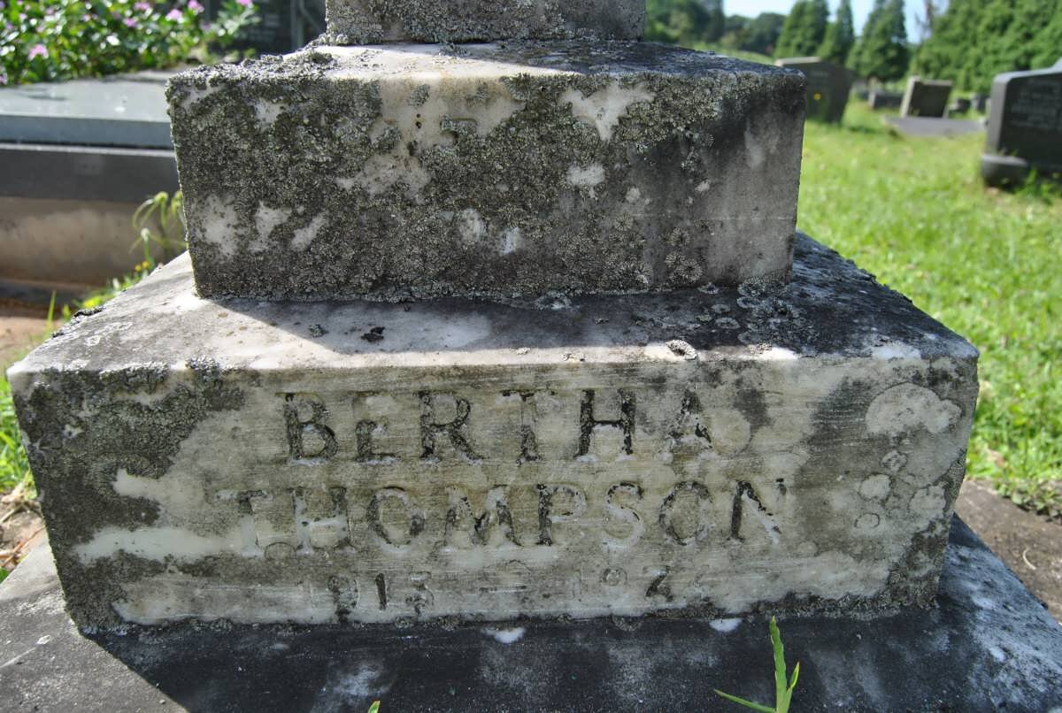 THOMPSON Bertha 1913-1974