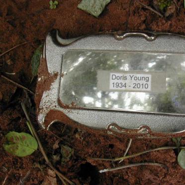 YOUNG Doris 1924-2010