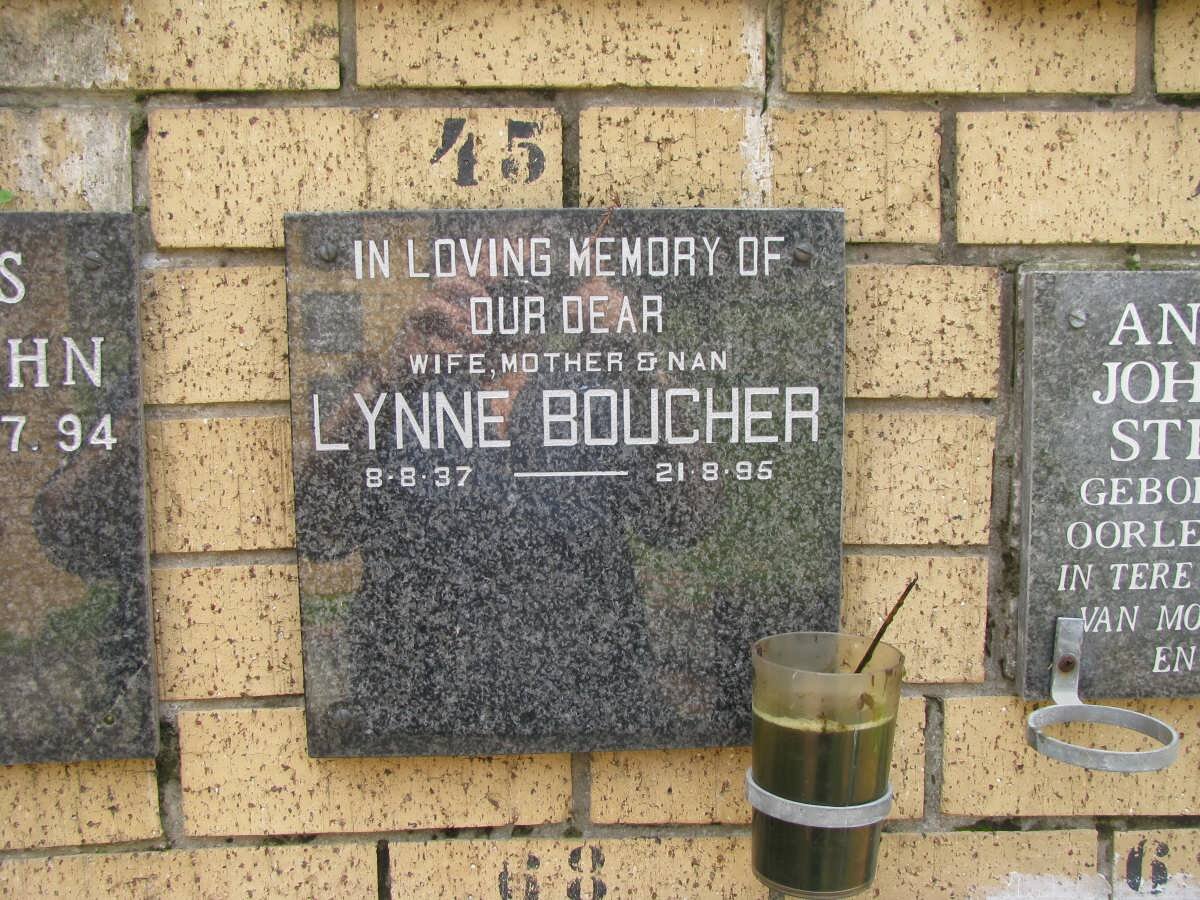 BOUCHER Lynne 1937-1995