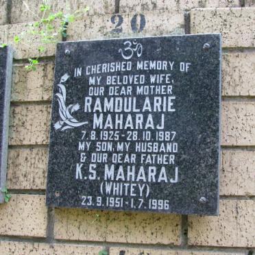 MAHARAJ Ramdularie 1925-1987 :: MAHARAJ K.S. 1951-1996