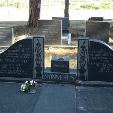 SONNEKUS Gert Christoffel 1919-1977 &amp; Magdalena Cornelia DU PLESSIS 1923-1996