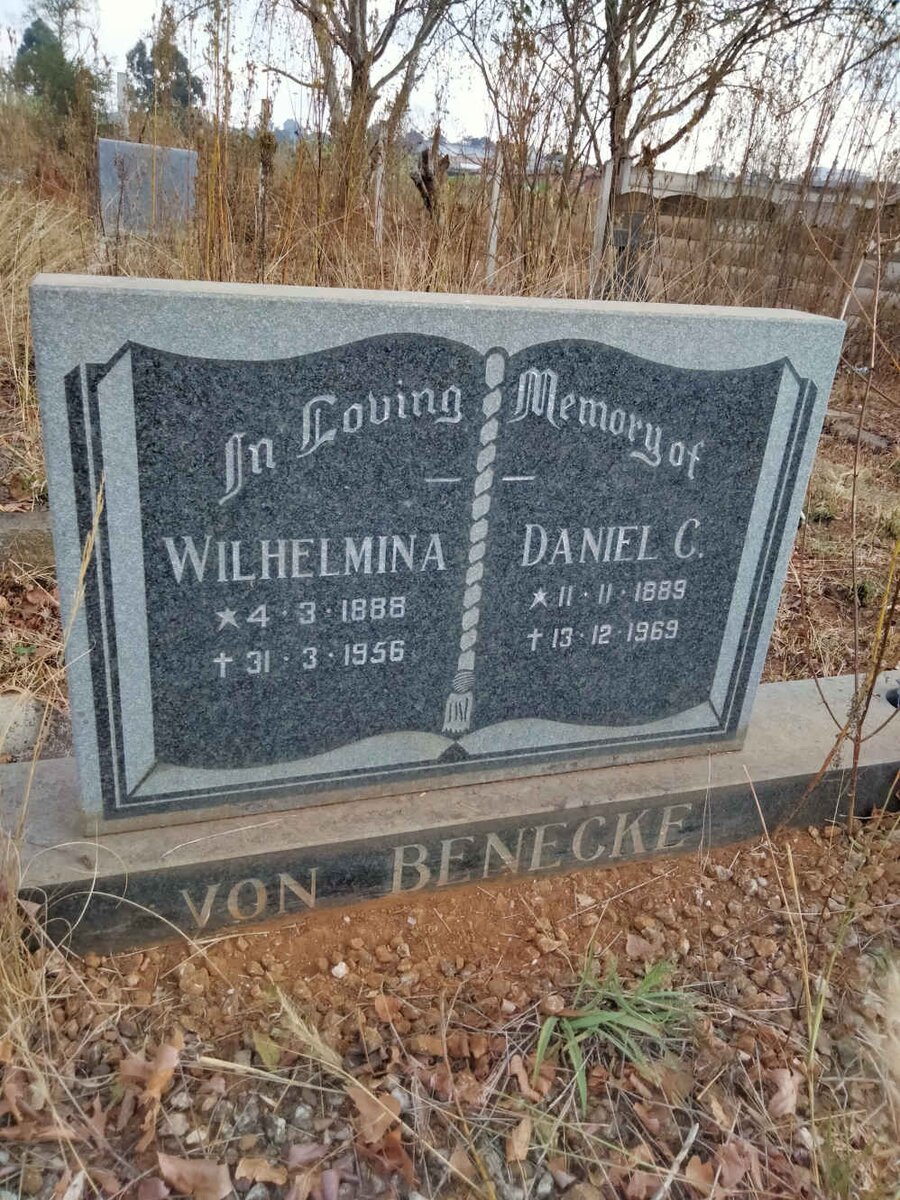 BENECKE Daniel C. von 1889-1969 & Wilhelmina 1888-1956