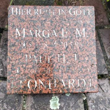 LEONHARDT Paul H. J. 1920-2000 &amp; Marga E. M. 1918-1996