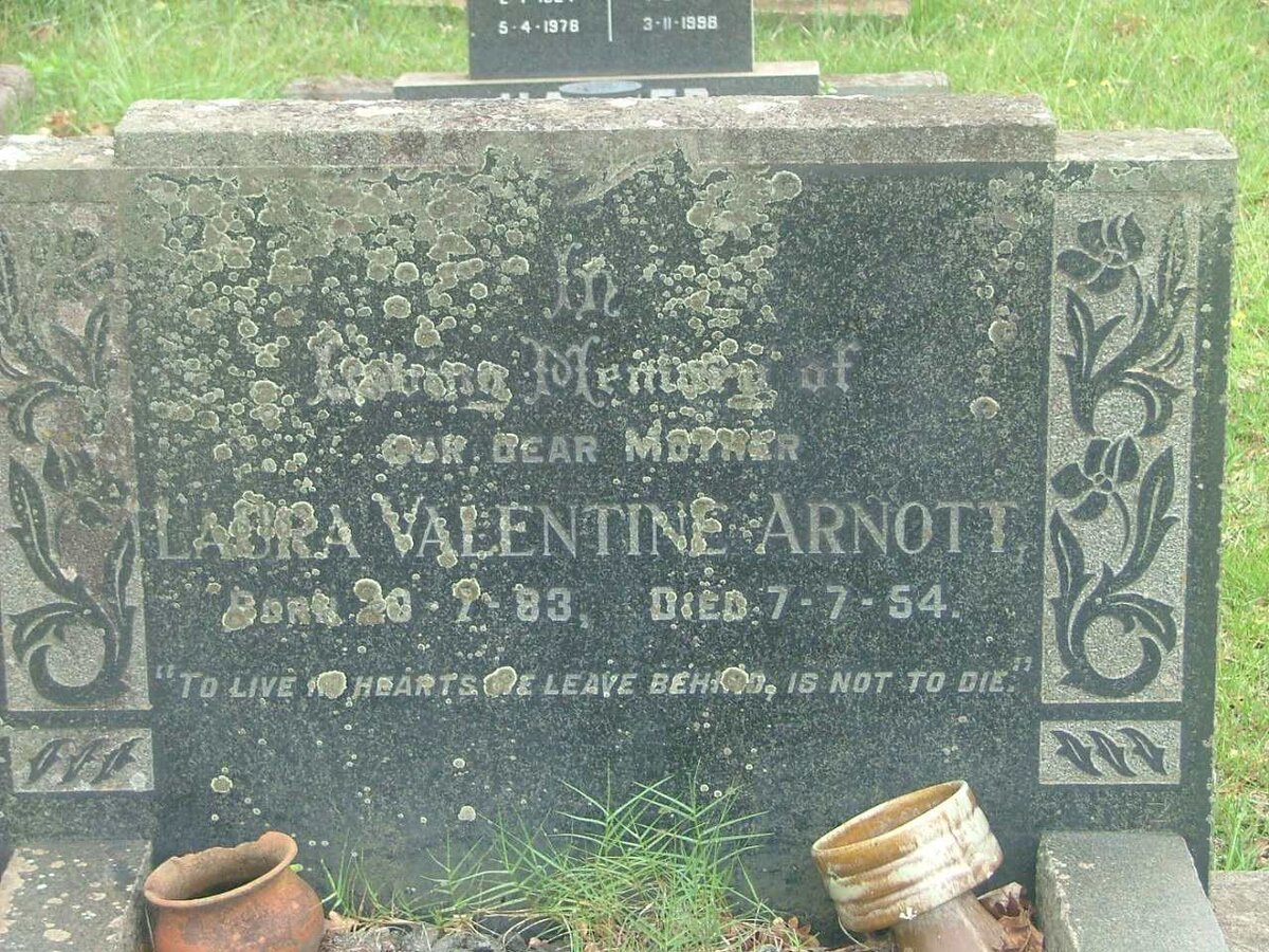 ARNOTT Laura Valentine 1883-1954