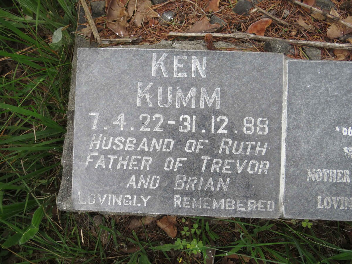 KUMM Ken 1922-1988 &amp; Ruth 1926-2005