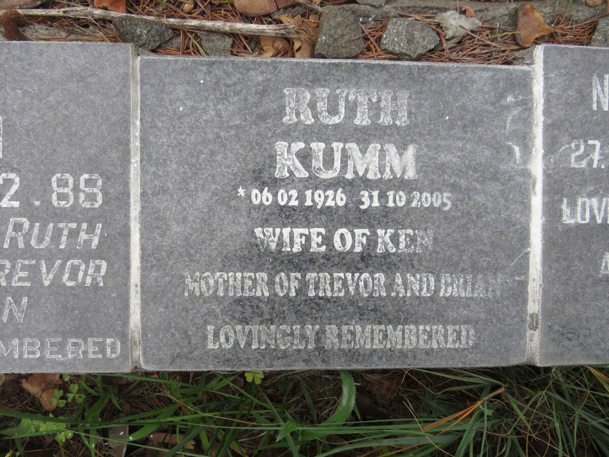 KUMM Ruth 1926-2005