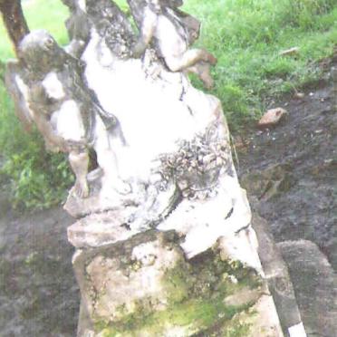 Kwazulu-Natal, KLIPRIVIER district, Collings Pass, Waterfall, farm cemetery