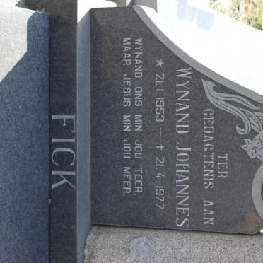 F - Vanne :: Surnames - F