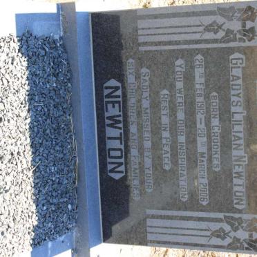 NEWTON Gladys Lilian nee CROOKES 1912-2006