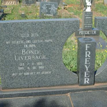 F - Vanne :: Surnames - F