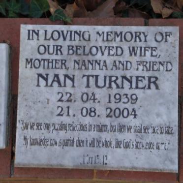TURNER Nan 1939-2004