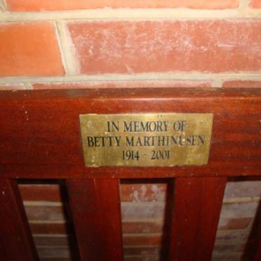 MARTHINUSEN Betty 1914-2001