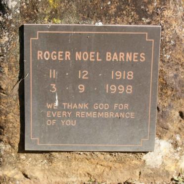 DAY Peter John 1949-1990 :: DAY Arthur C.H. 1951-1996 :: BARNES Roger Noel 1918-1998