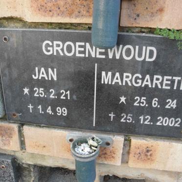 GROENEWOUD Jan ??21-??99 &amp; Margaretha  ??24-2002