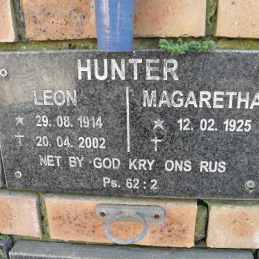 HUNTER Leon 1914-2002 &amp; Margaretha 1925-