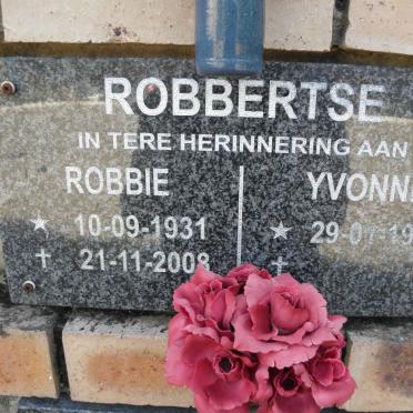 ROBBERTSE Robbie 1931-2008 &amp; Yvonne 1931-
