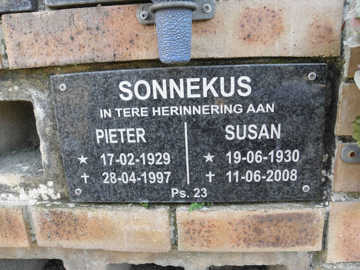 SONNEKUS Pieter 1929-1997 &amp; Susan 1930-2008