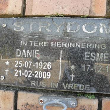 STRYDOM Danie 1926-2009 &amp; Esmé 1927-