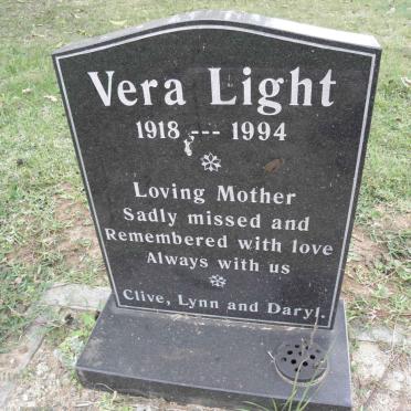 LIGHT Vera 1918-1994