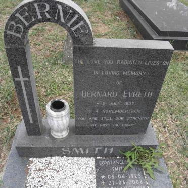 SMITH Bernard Evreth 1927-1992 &amp; Constance Maud 1925-2008