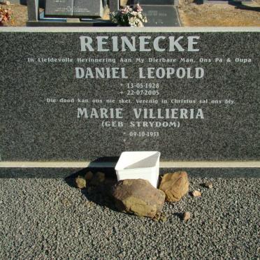 REINECKE Daniel Leipold 1928-2005 &amp; Maria Villieria STRYDOM 1933-