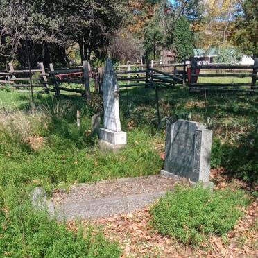 Kwazulu-Natal, MOOI RIVER district, Kamberg Valley, East Meshlynn 3240, farm cemetery