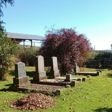 Kwazulu-Natal, MOOI RIVER district, Kamberg Valley, Macphail 3296, Uitzicht, farm cemetery