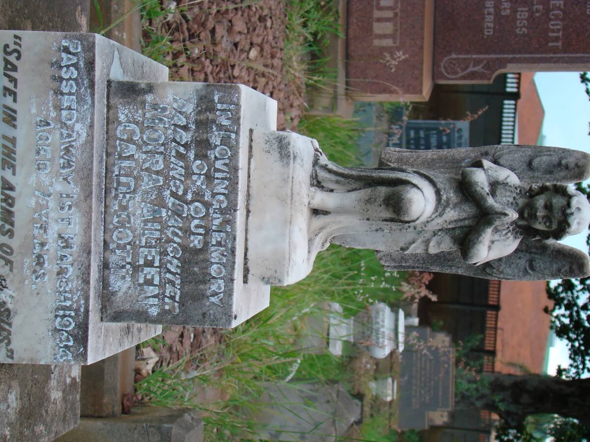 CALDECOTT Moira Aileen -1944