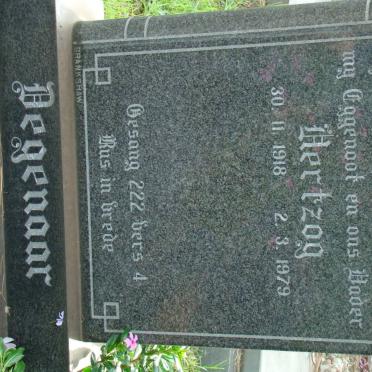 DEGENAAR Hertzog 1918-1979