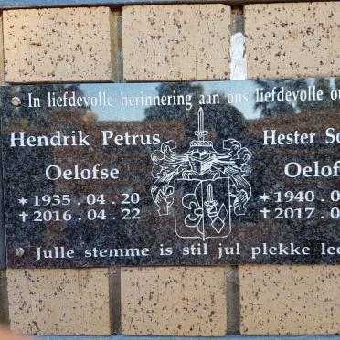 OELOFSE Hendrik Petrus 1935-2016 &amp; Hester Sophia 1940-2017
