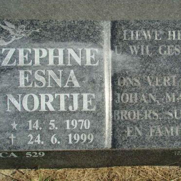 NORTJE Zephne Esna 1970-1999