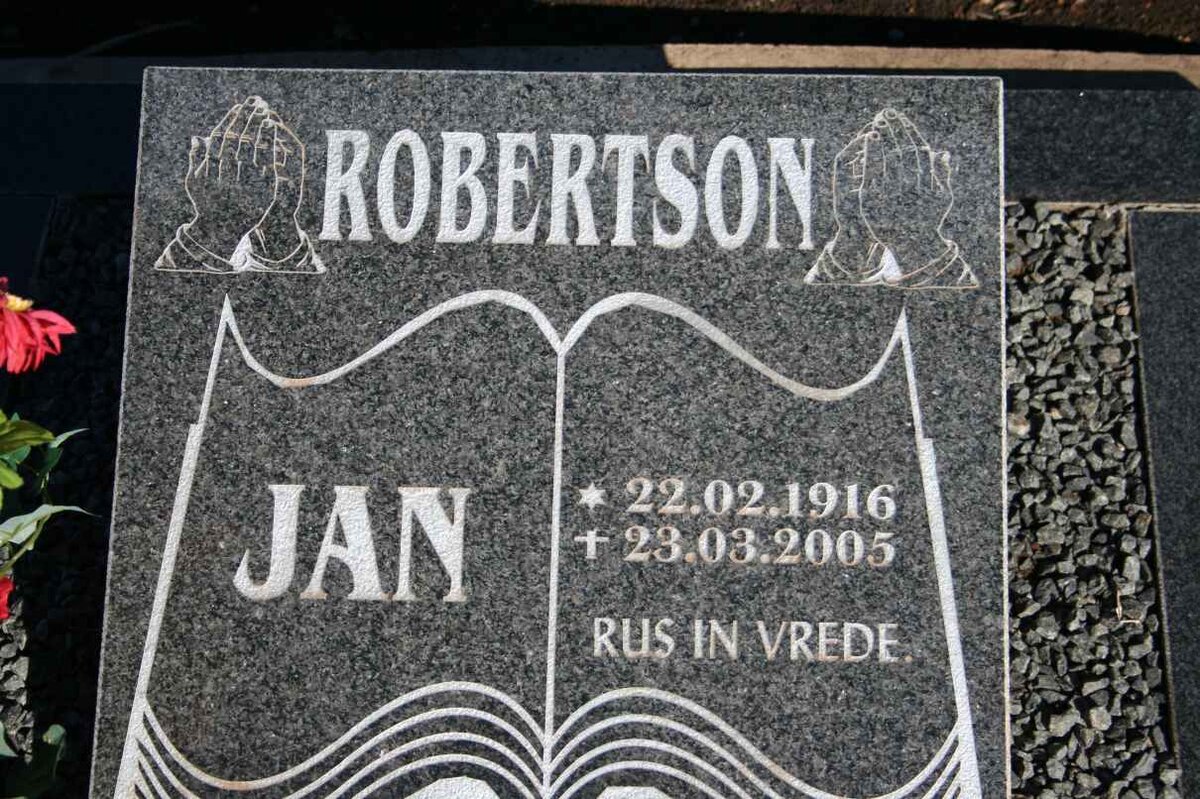 ROBERTSON Jan 1916-2005